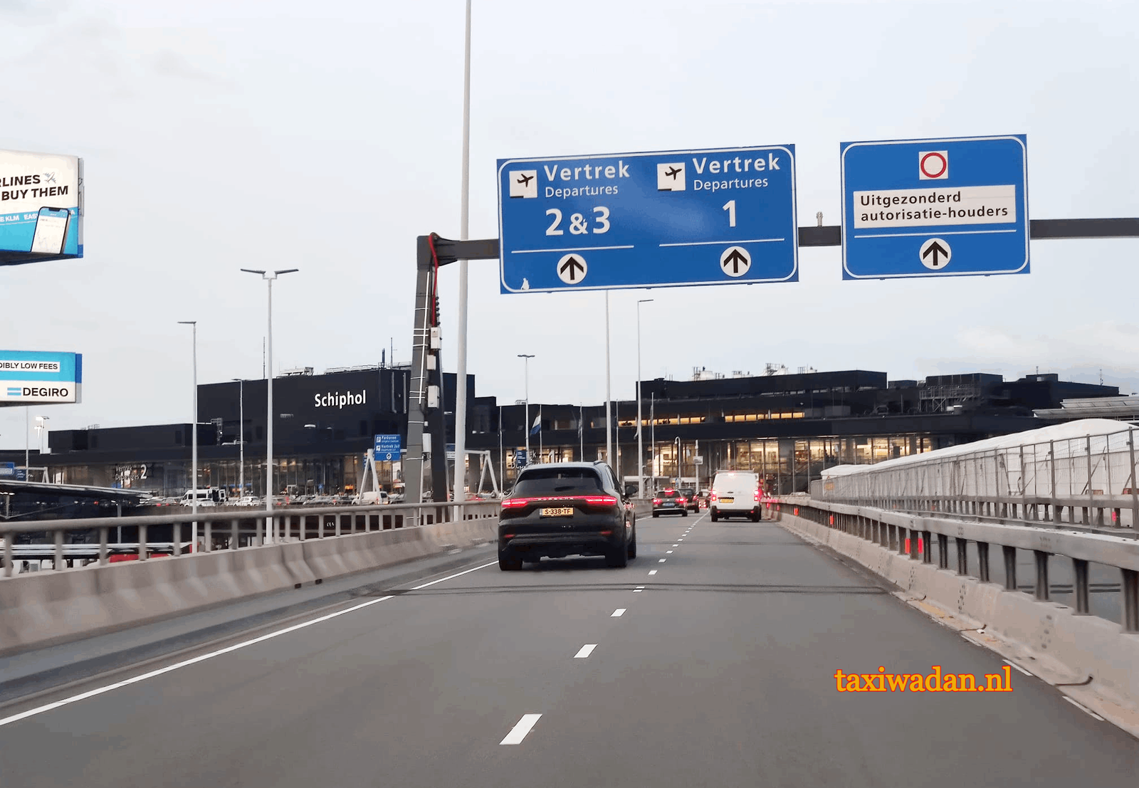 Taxi naar Schiphol - Taxi Wadan